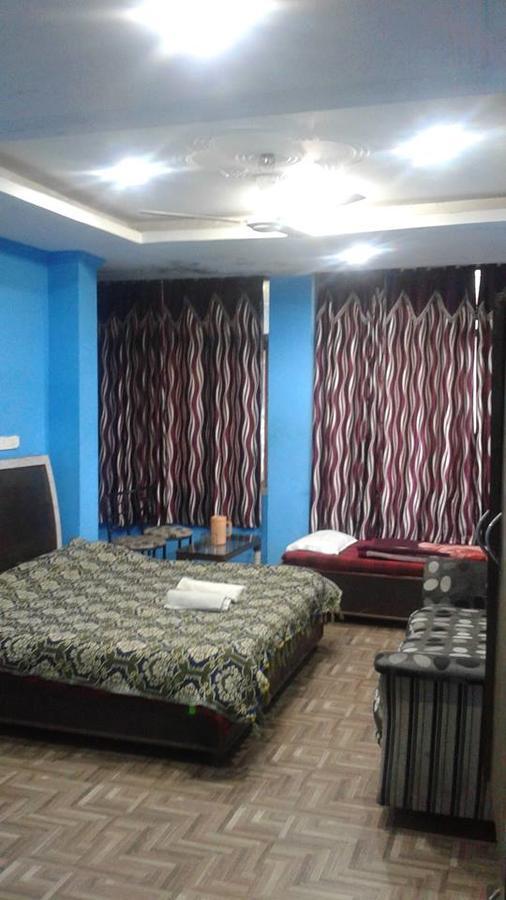מקלוד גאנג' Hotel Lord Krishna Residency מראה חיצוני תמונה